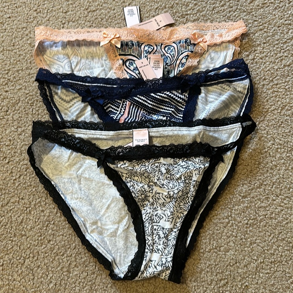 Set 3 NWT VS low rise string bikini